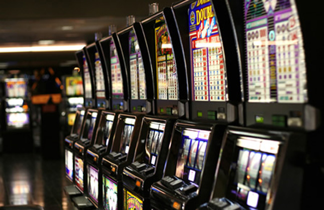 Here Is How to Play Slot Machines and Win